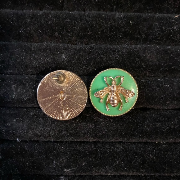 Green and gold bug earrings - Picture 3 of 3